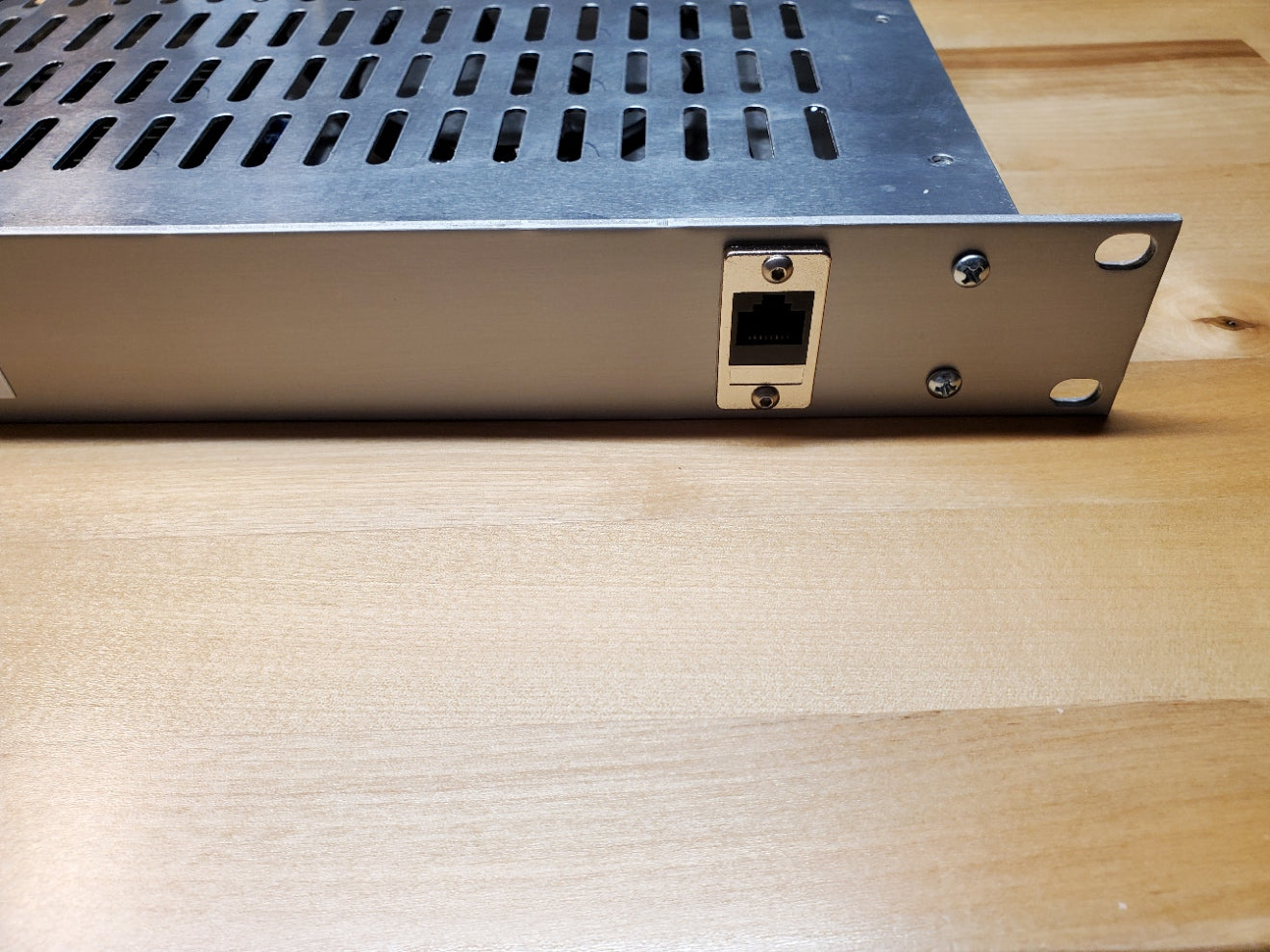 Rackmount Arris SB8200 Cable Modem Ethernet Port